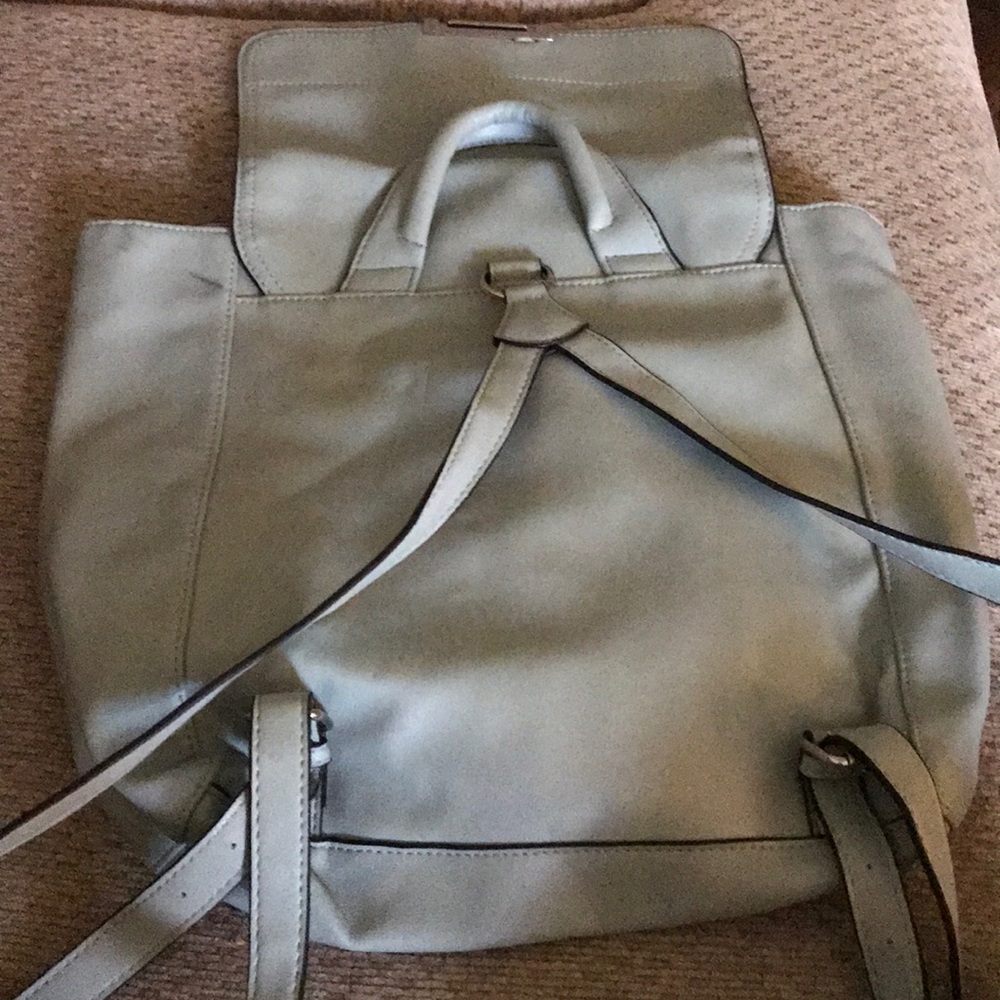Backpack - Picture 3 of 4